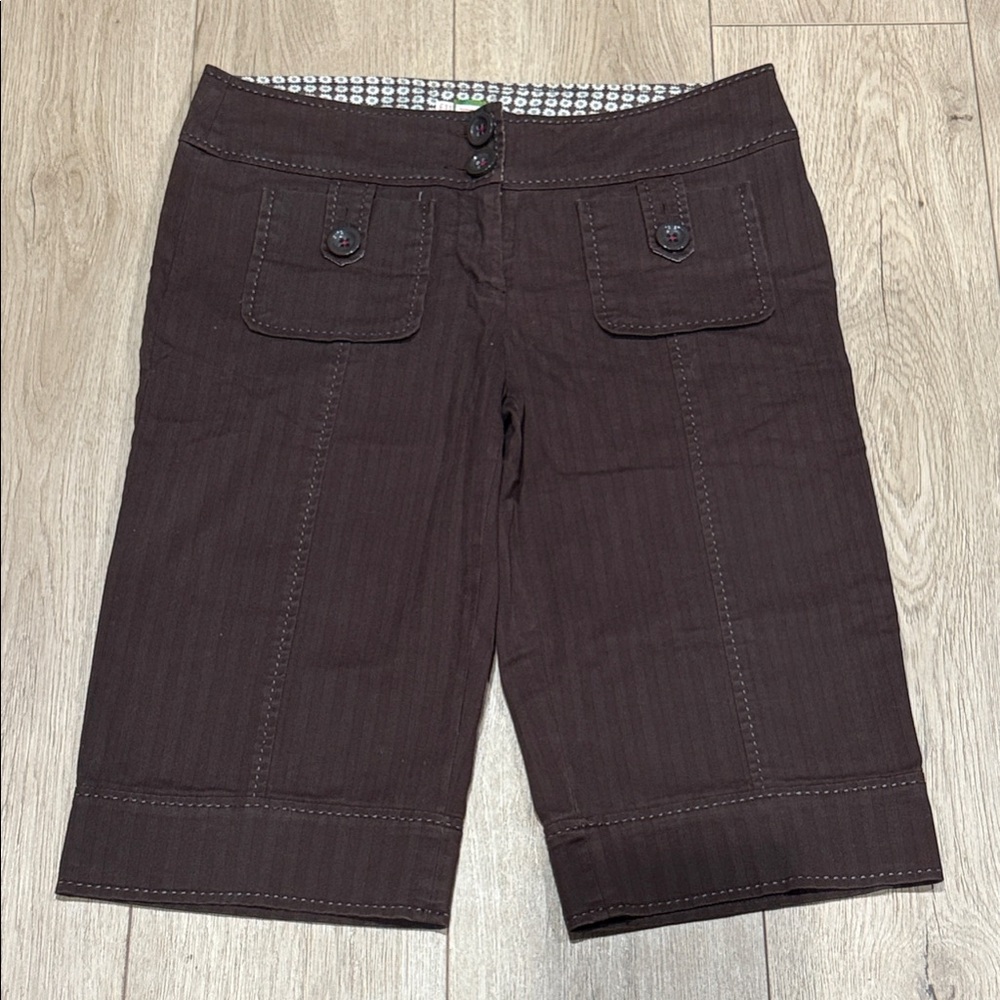 ETT TWA from Anthropologie  Brown VINTAGE Bermudas shorts. Size 8 patch pockets